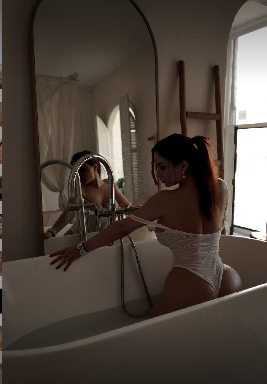 A playful frame from Miranda Faith nude — online in Guangyuan