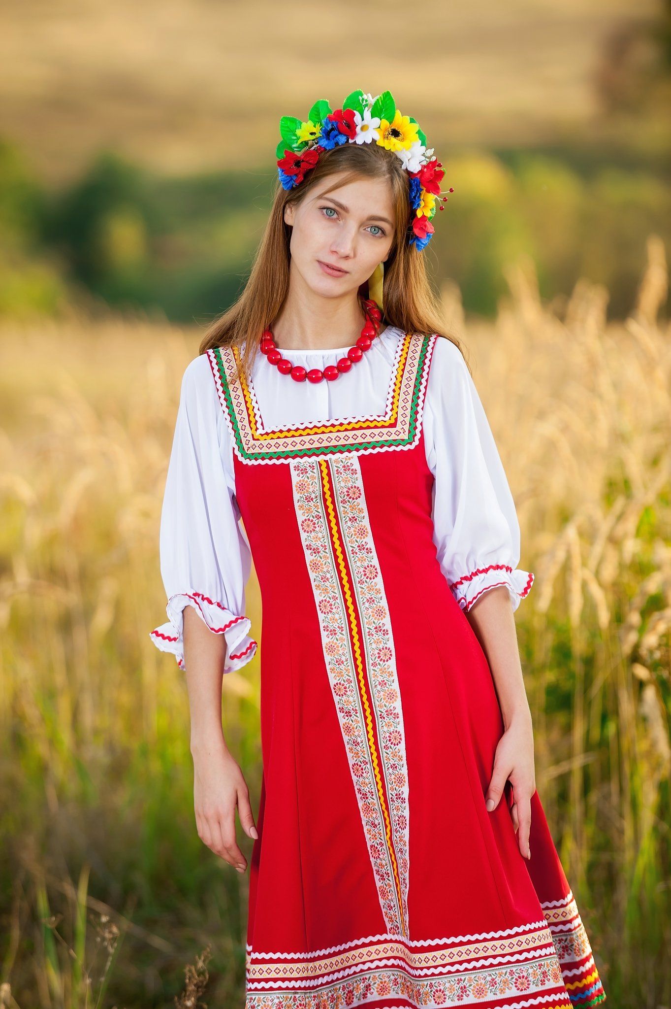 Women in Slavic costumes in Guangyuan — step in, relax, and chat live