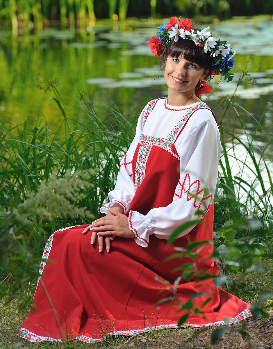 Beautiful girl Girls in Slavic costumes in Guangyuan