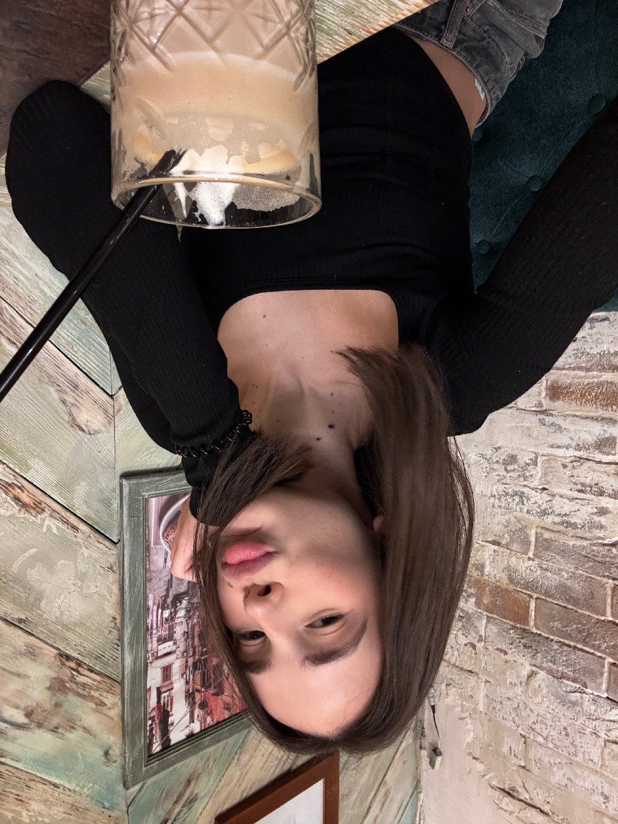 Fresh photos, fresh mood — Tina online in Guangyuan